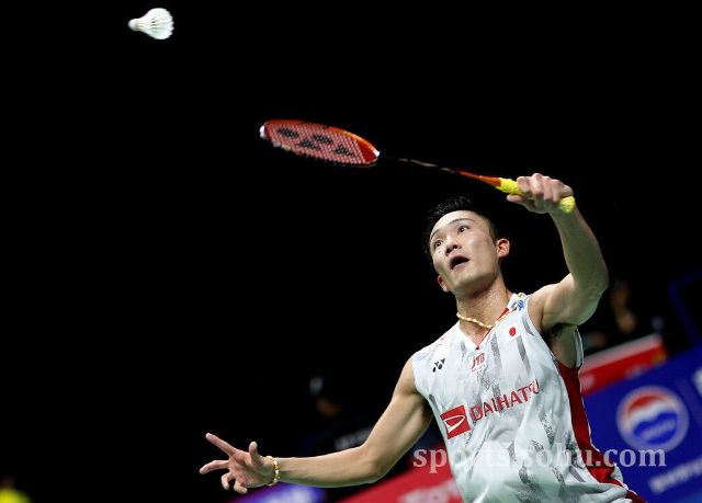 在他的缺席 在他的缺席