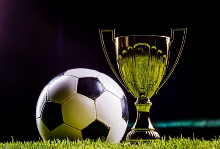 有一位具备 有一位具备