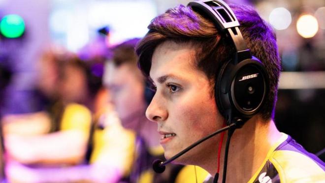 样进行背靠 样进行背靠