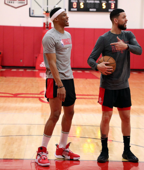 保持脚下 保持脚下