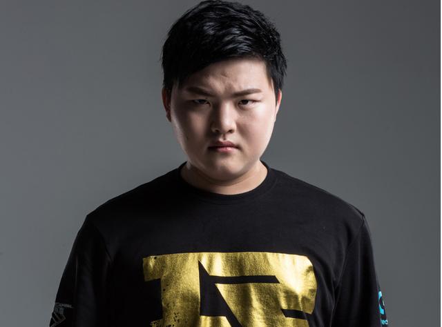 皮球如出膛 皮球如出膛